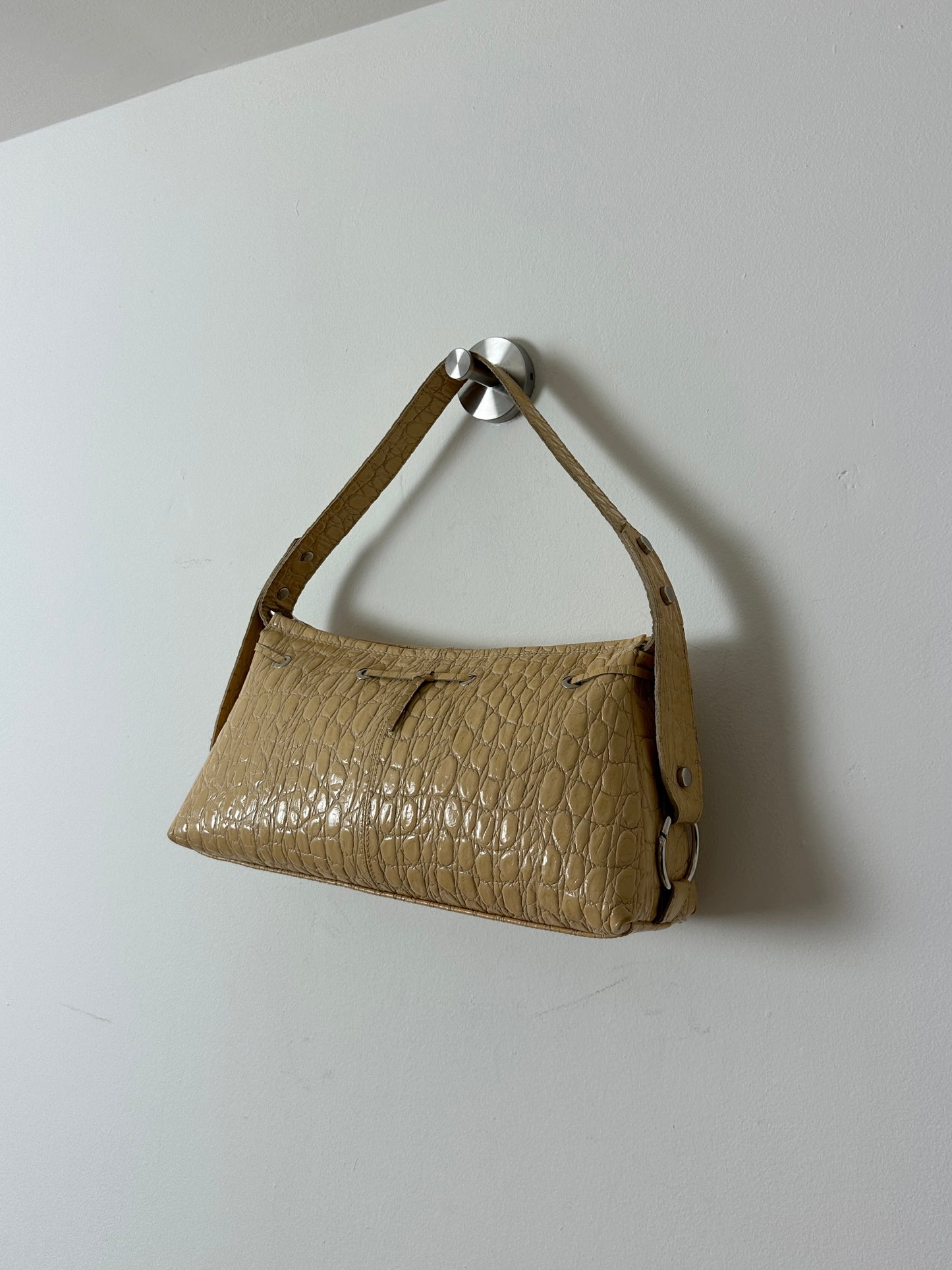 Croc embossed leather bag | Soft sand