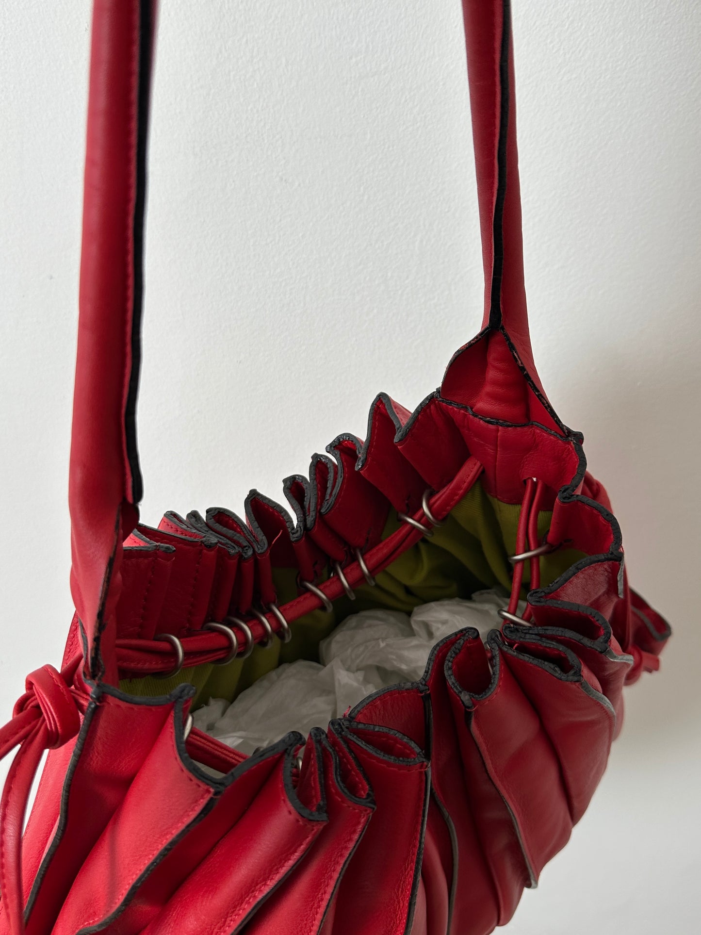 Leather pleated shoulder bag | Red