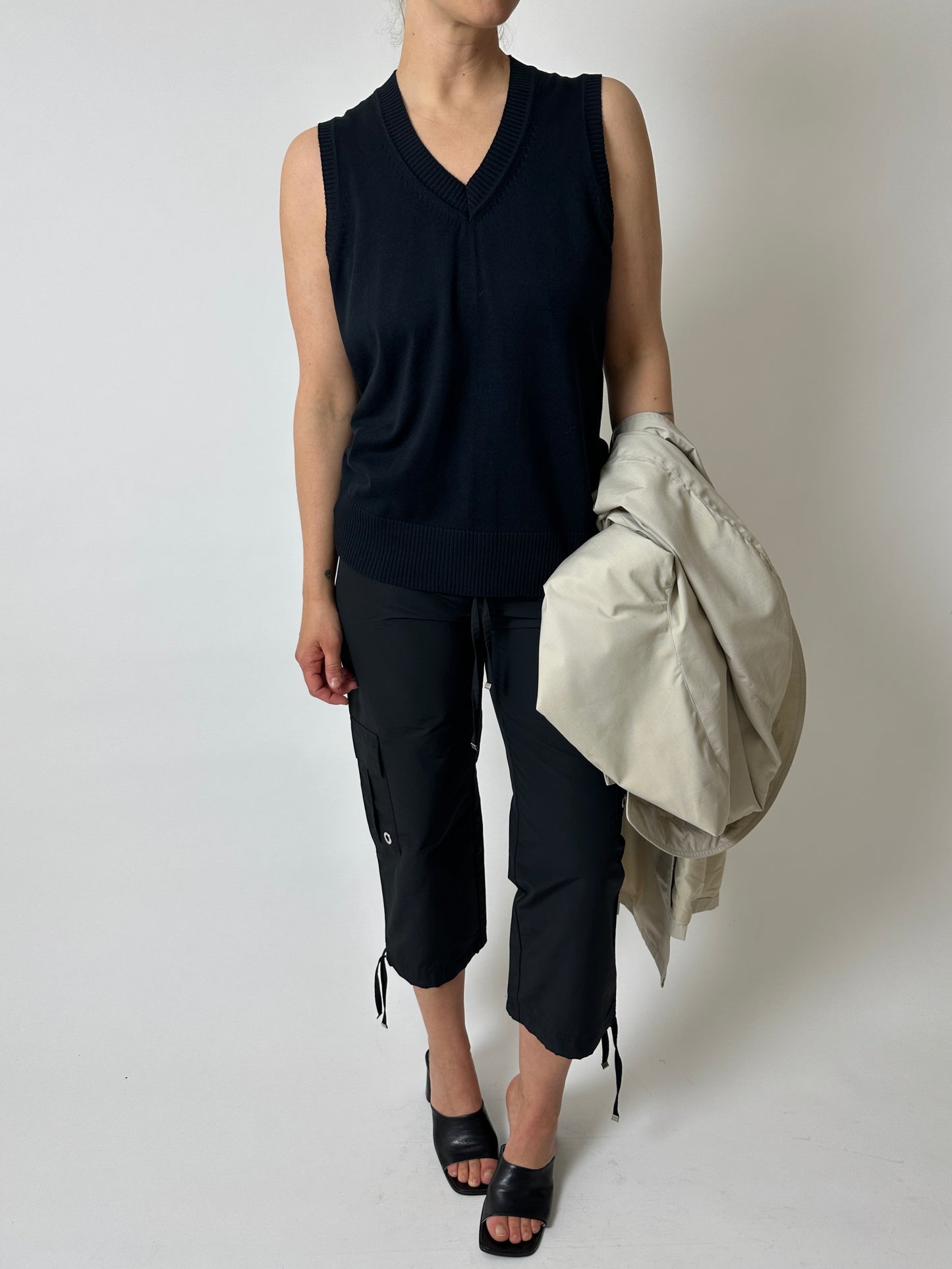 Cotton v-neck top | Dark blue