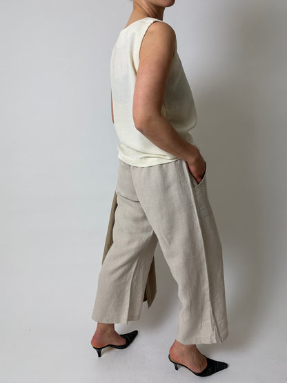 Cropped linen trousers | Soft beige