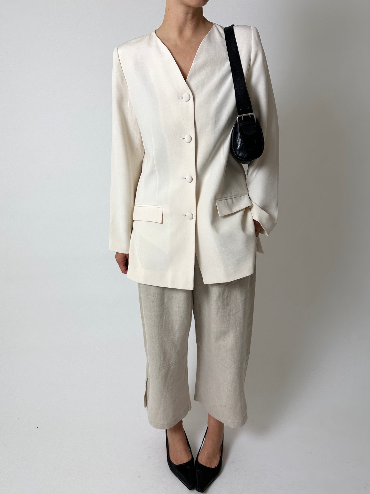 Collarless silk blazer | Off white