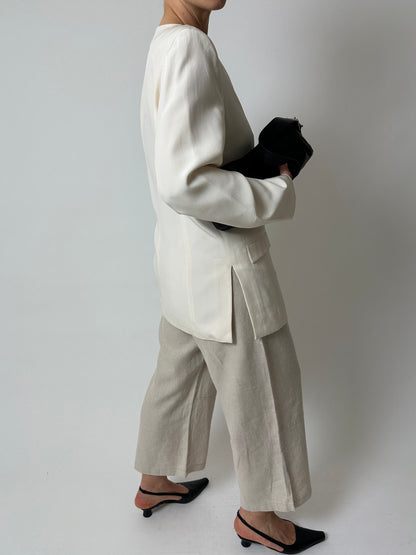 Cropped linen trousers | Soft beige