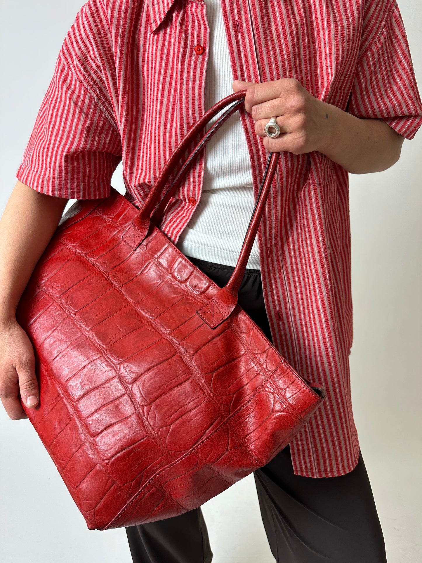 Embossed leather tote bag | Bright red