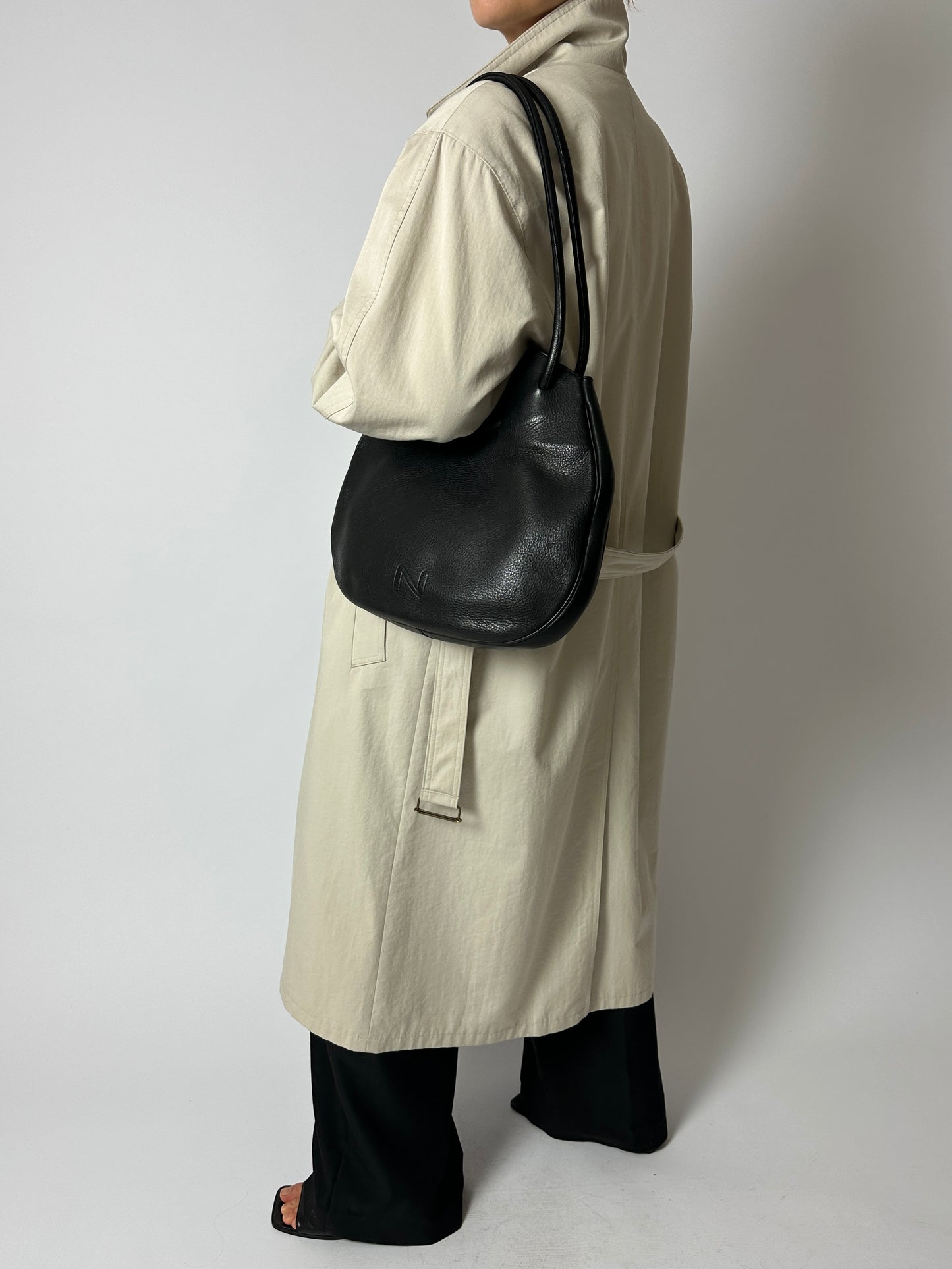 Leather shoulder bag | Black