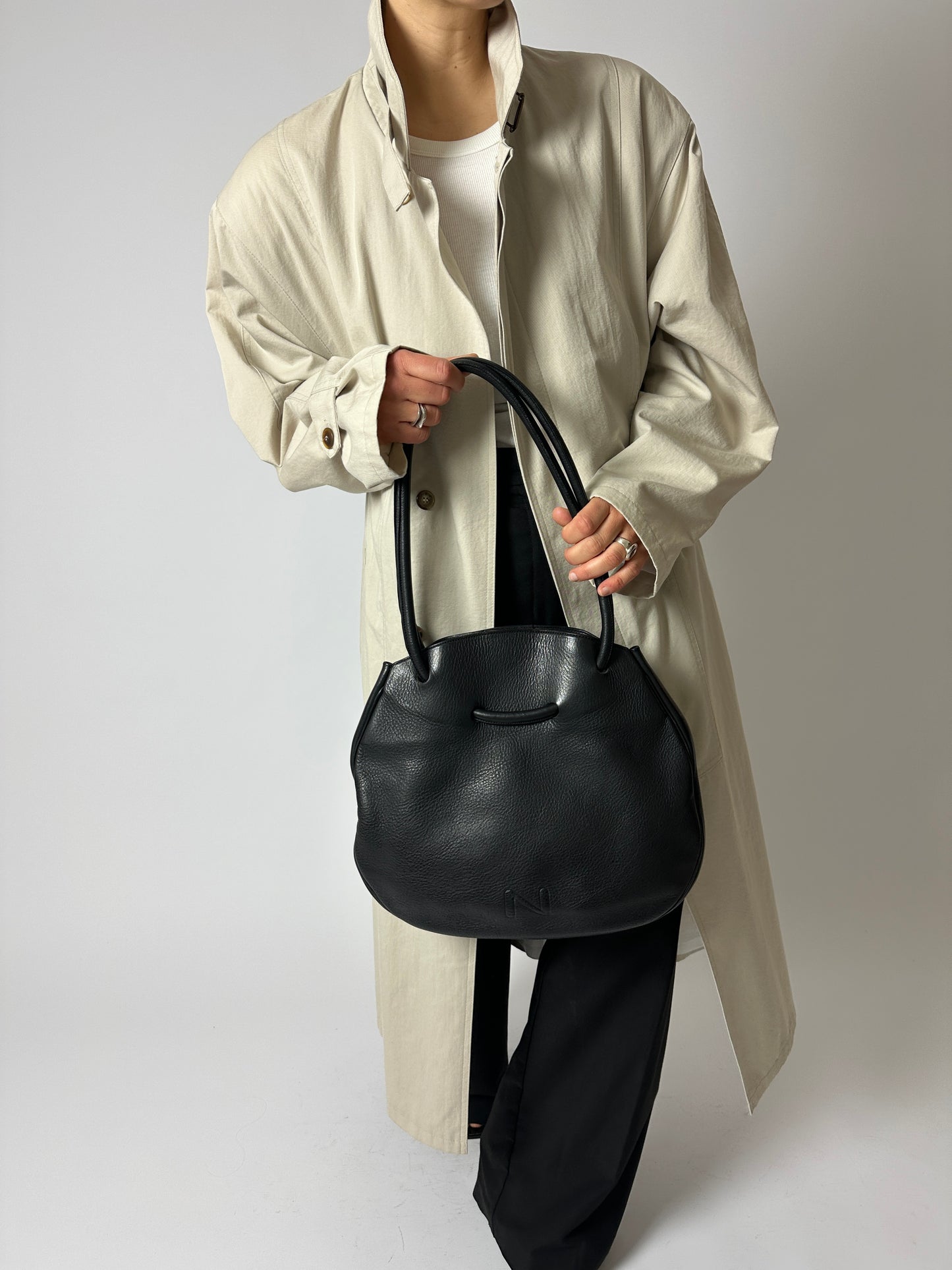 Leather shoulder bag | Black