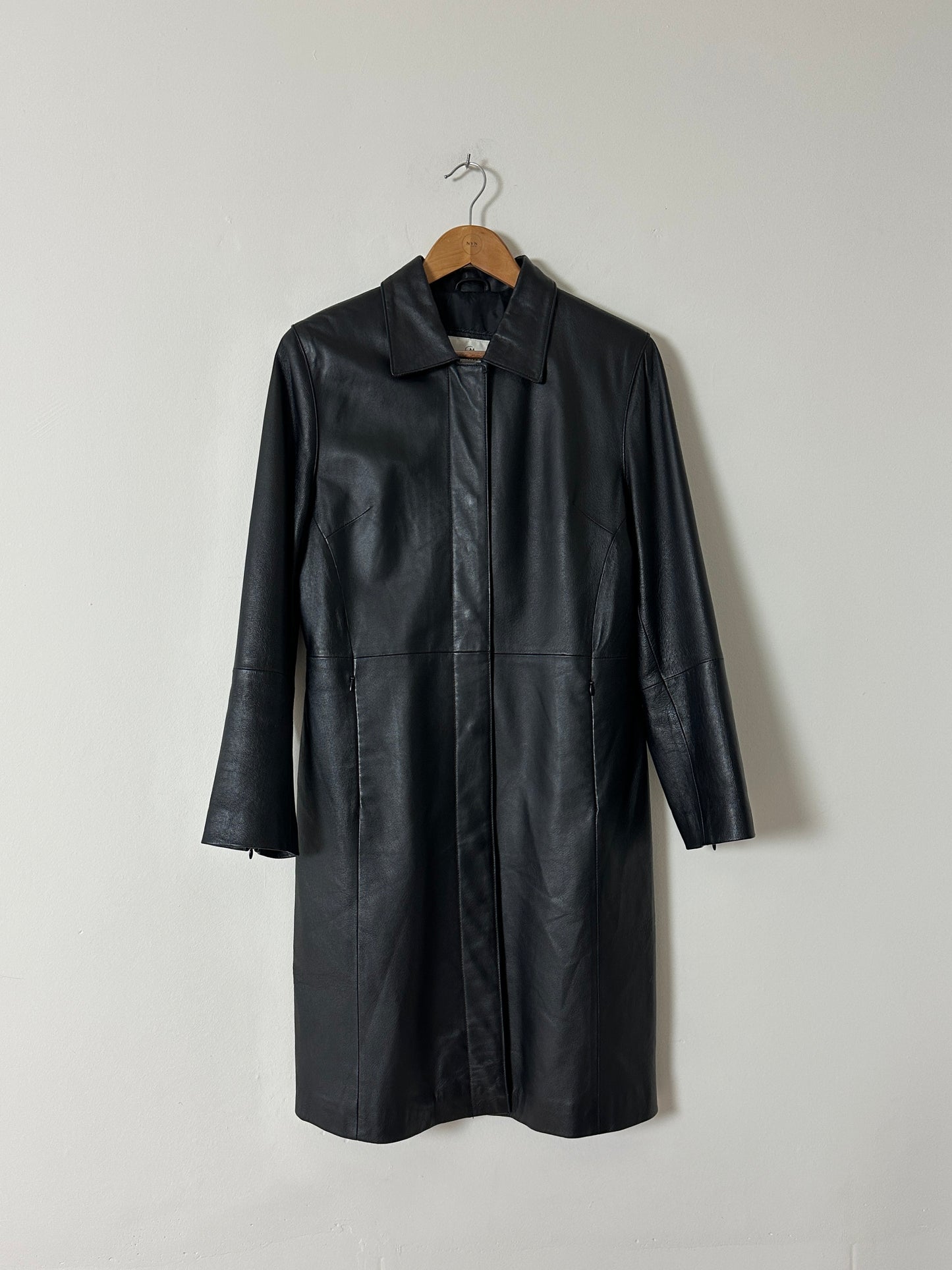 Long minimalist leather coat | Black