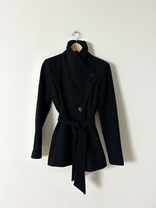 Fitted belted jacket | Black