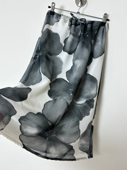 Sheer flower skirt | Grey / White