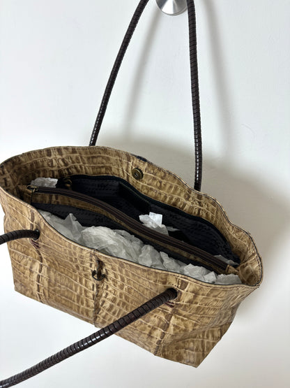 Embossed leather tote bag | Brown