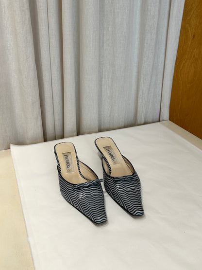 Leather pointy mules | Light blue