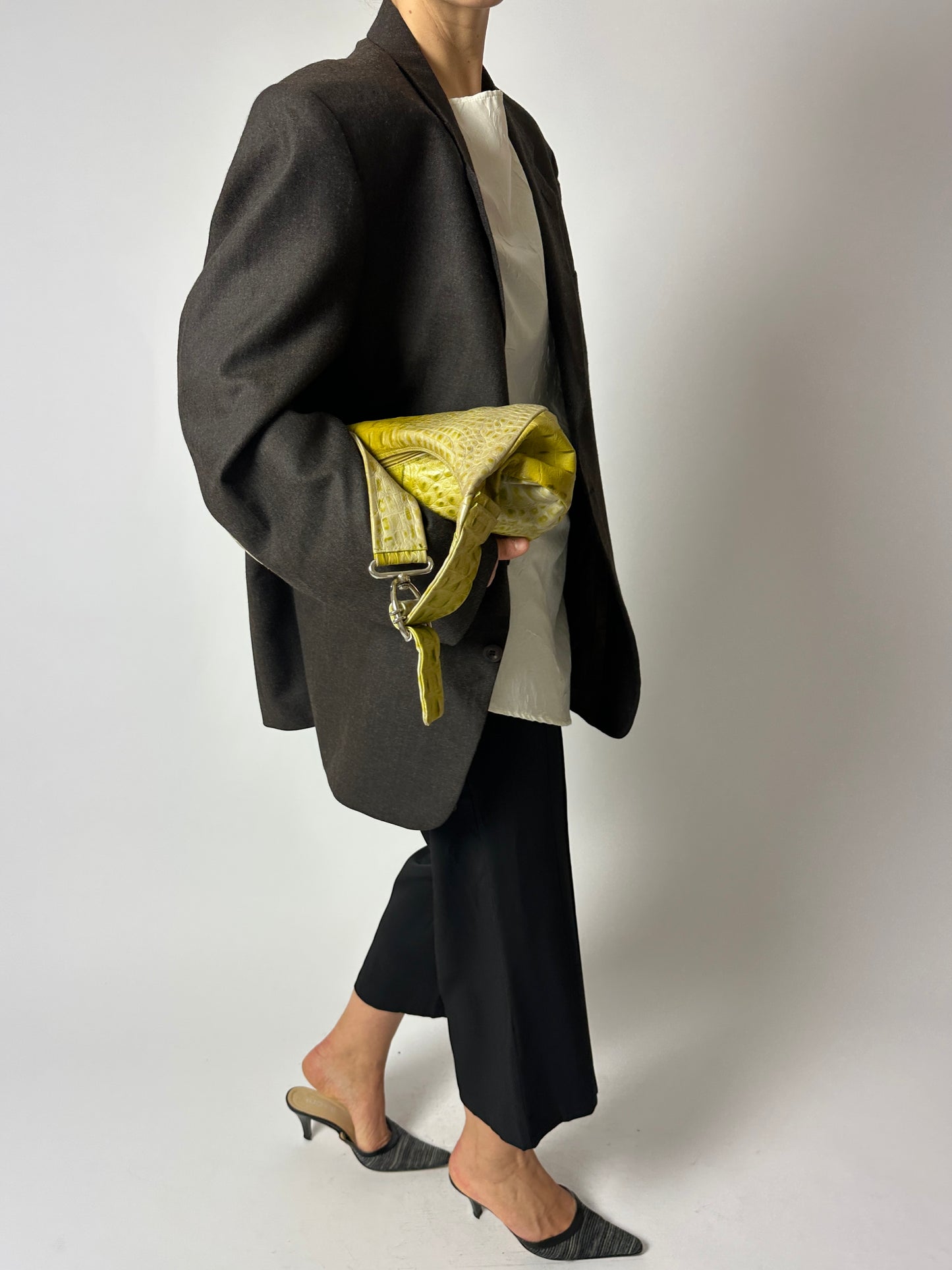 Leather shoulder bag | Toxic green