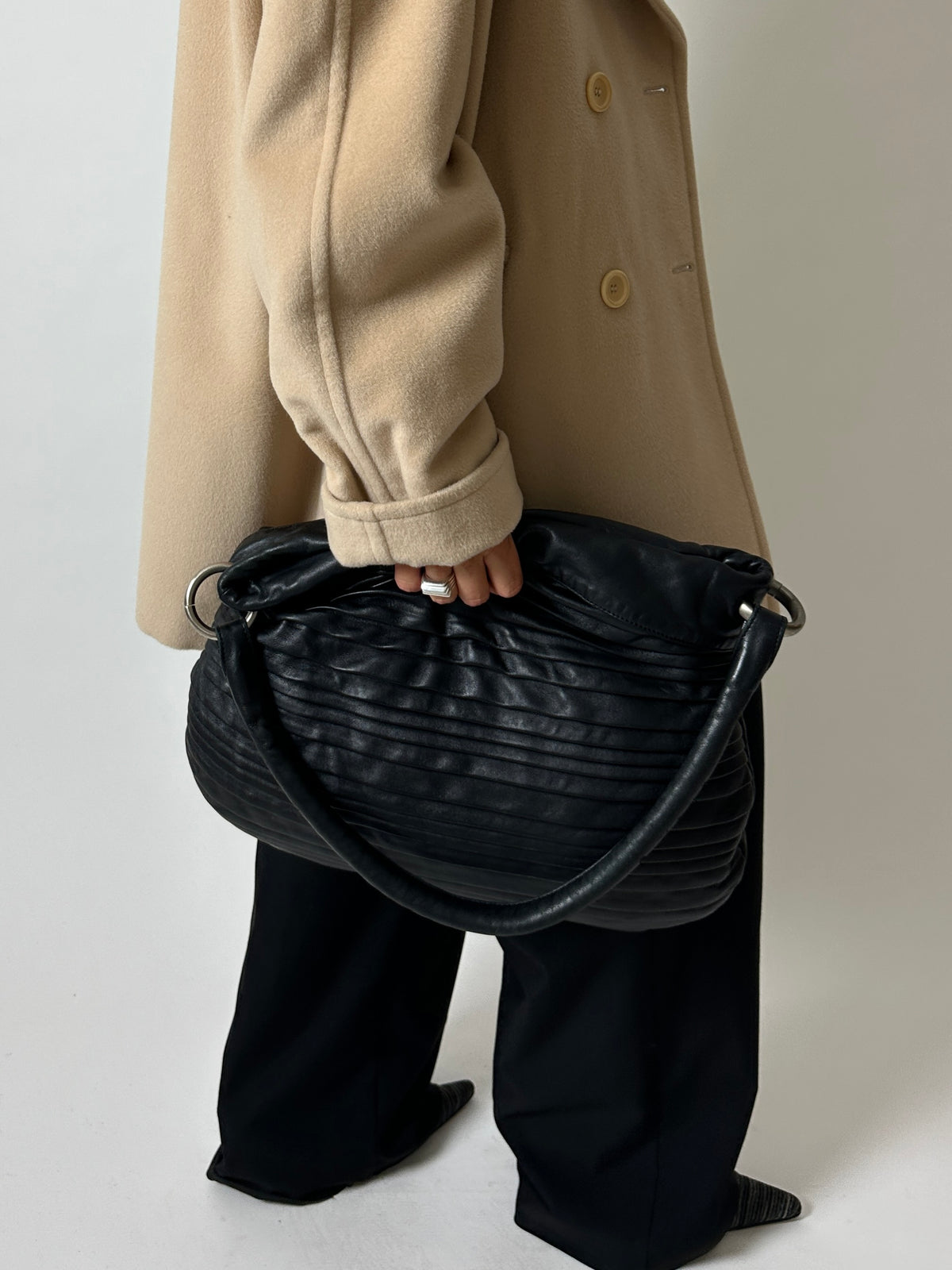 Leather shoulder bag | Black