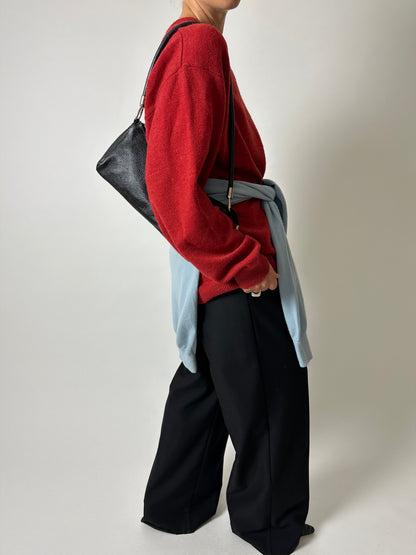 Lambswool v-neck jumper | Red