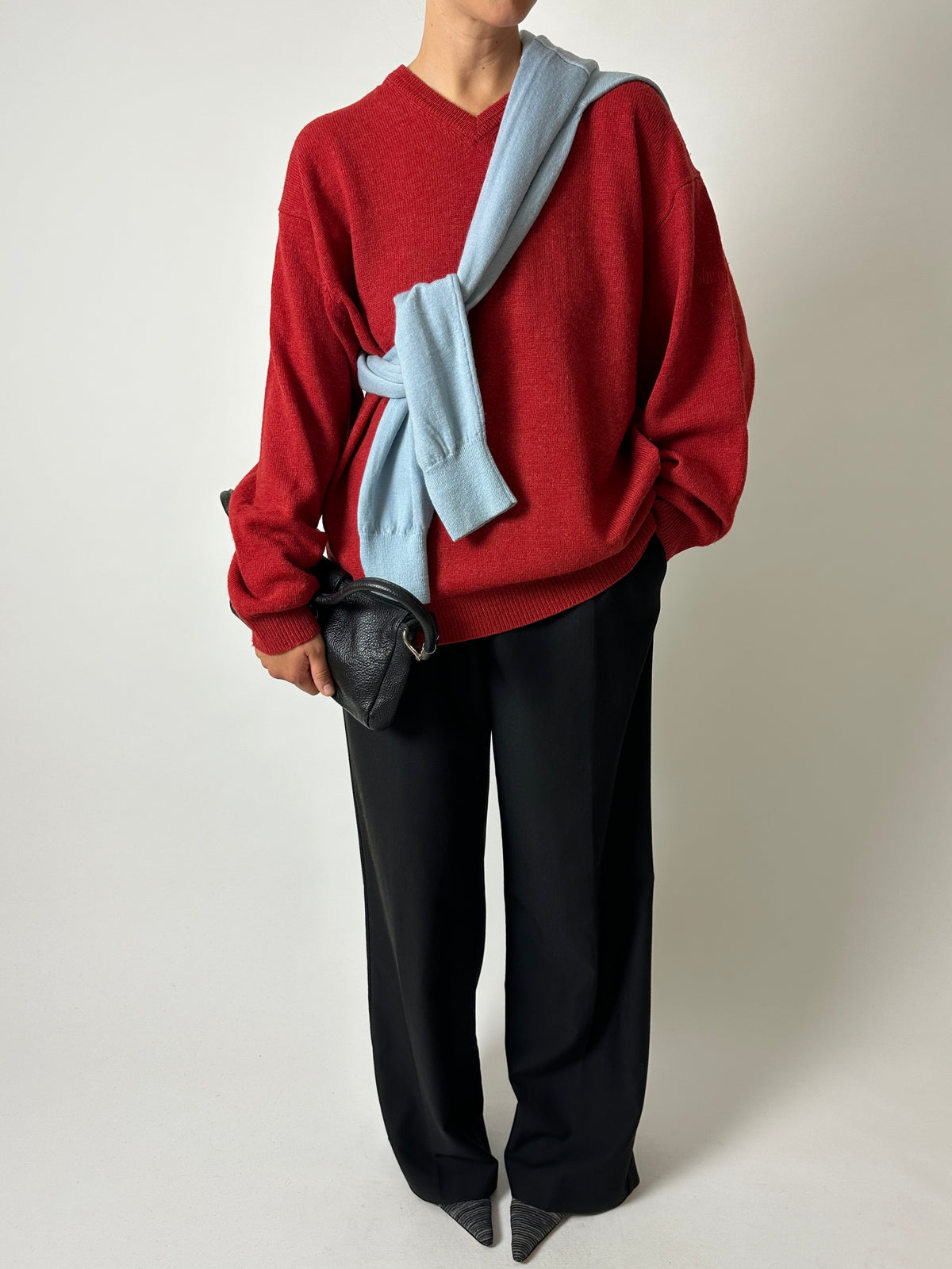 Lambswool v-neck jumper | Red