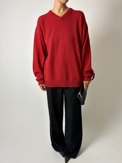Lambswool v-neck jumper | Red