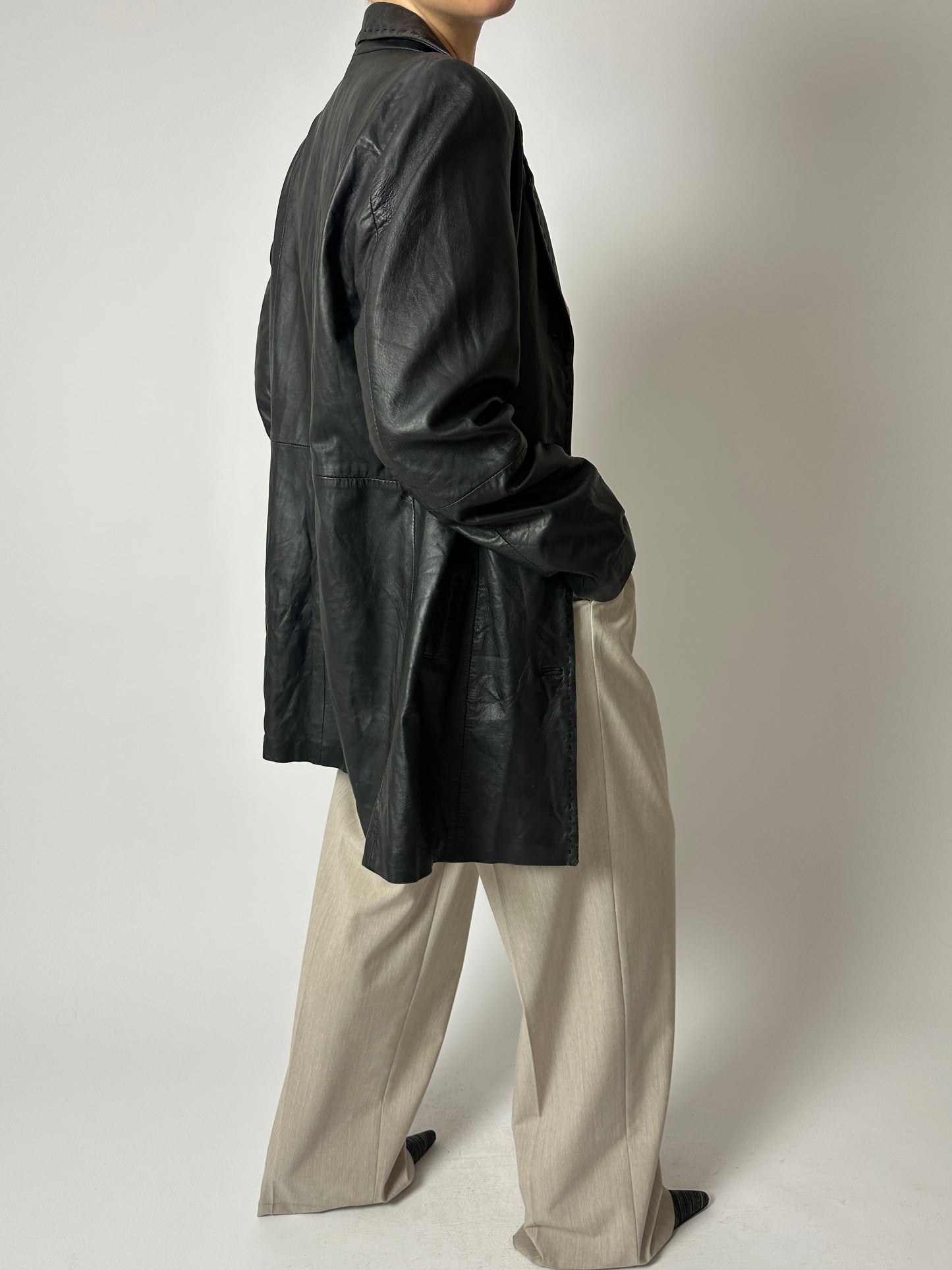 Leather relaxed coat | Black