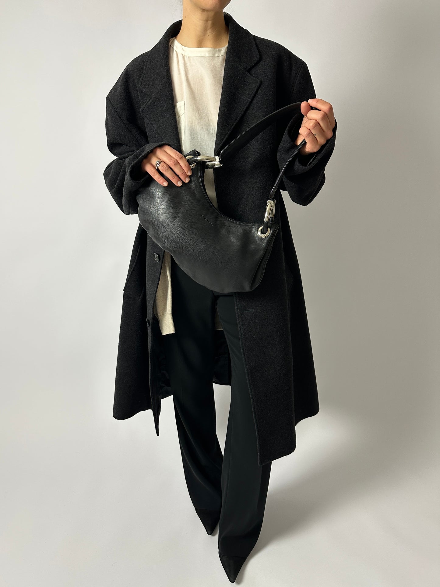 Leather shoulder bag | Black