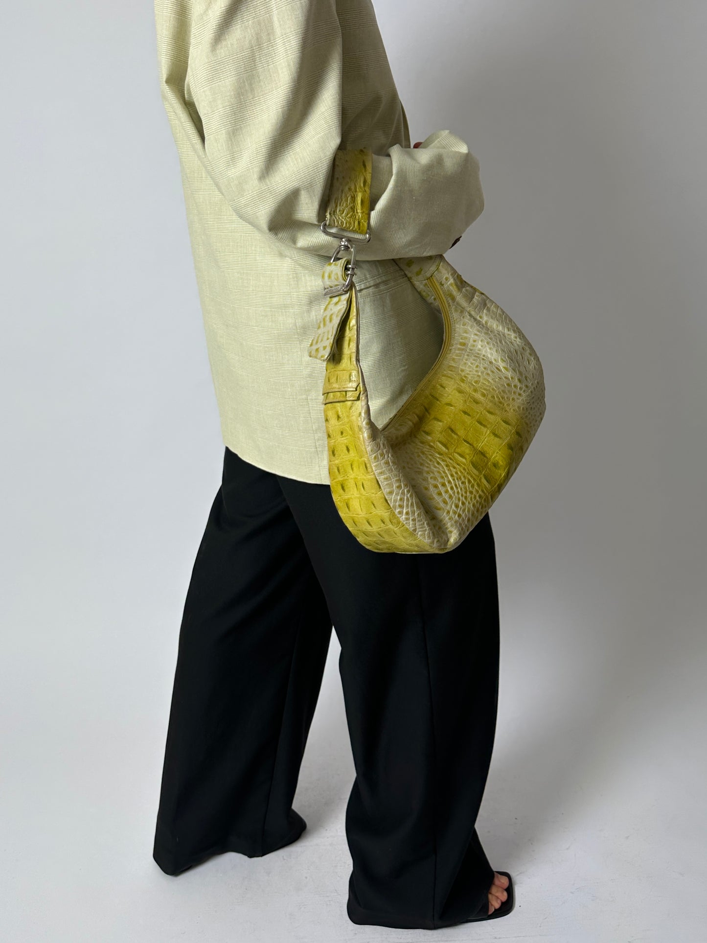 Leather shoulder bag | Toxic green