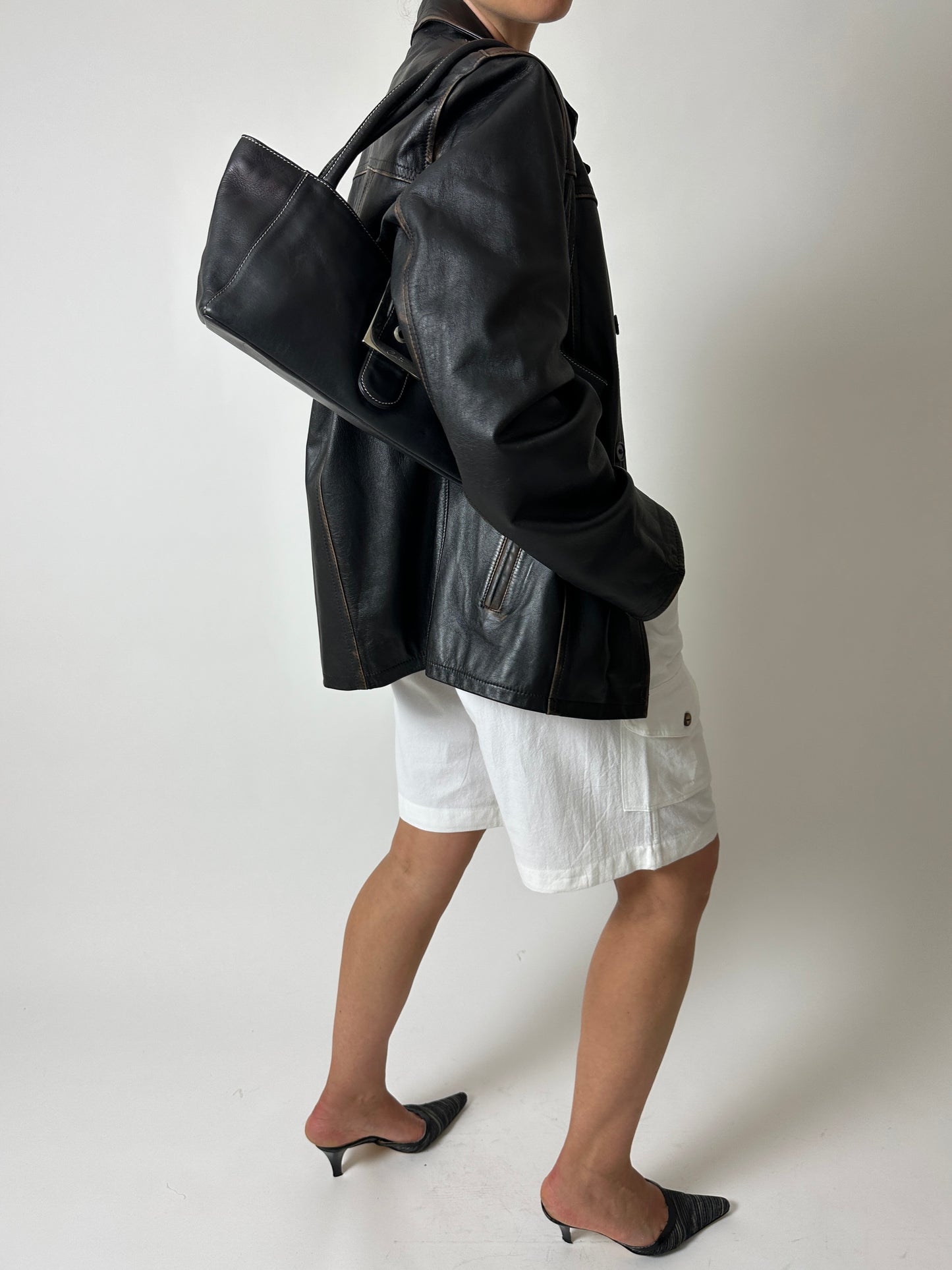 Leather shoulder bag | Black