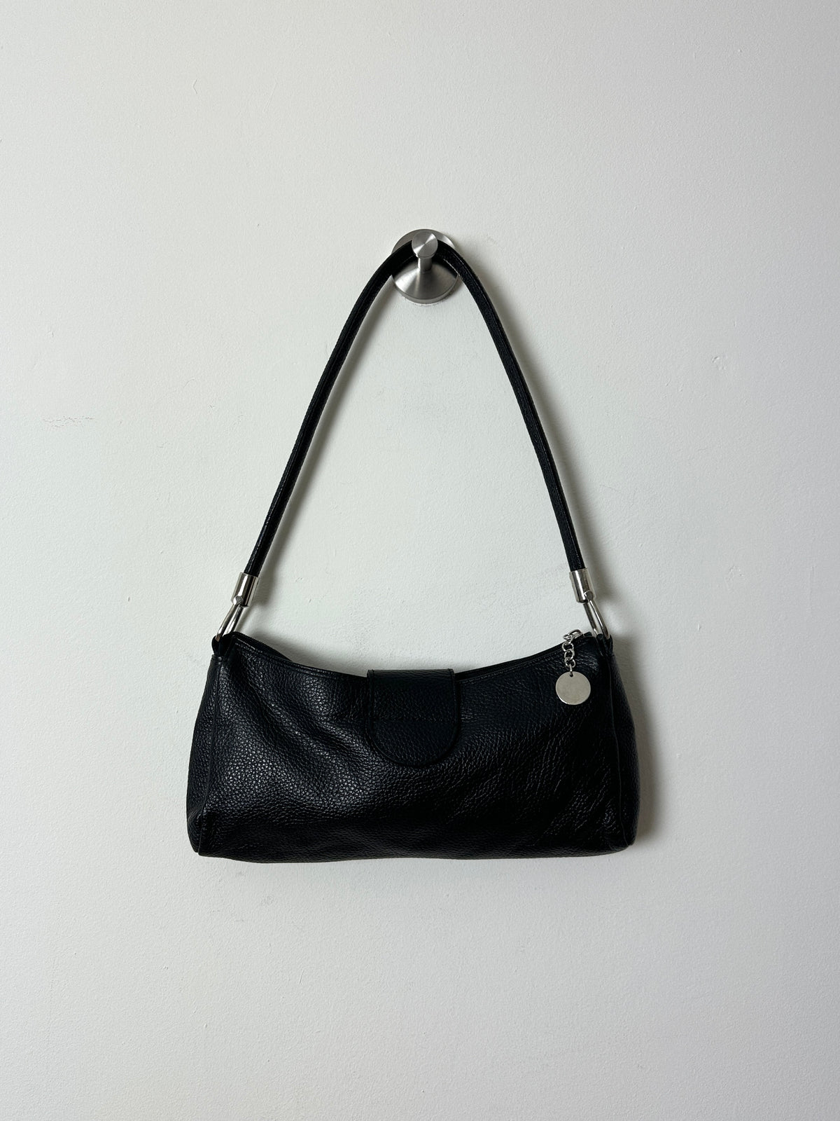 Leather shoulder bag | Black
