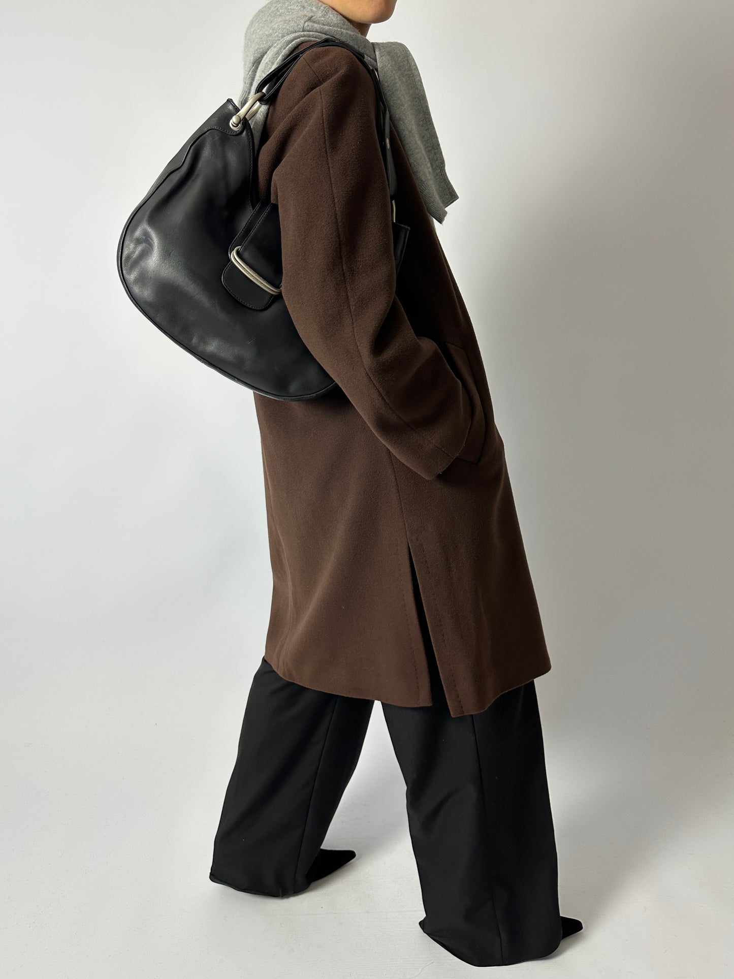 Leather shoulder bag | Black