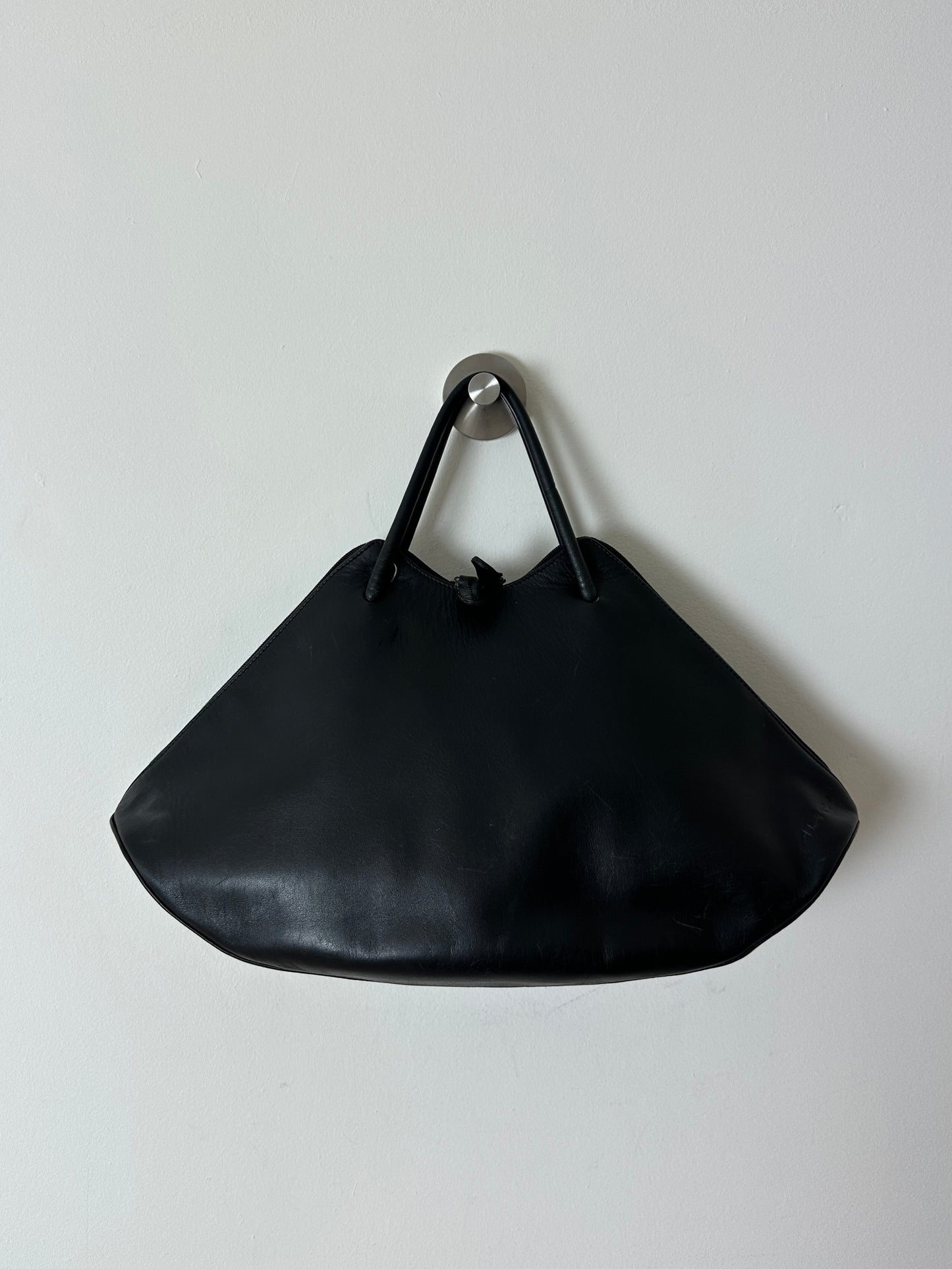 Leather hand bag | Black