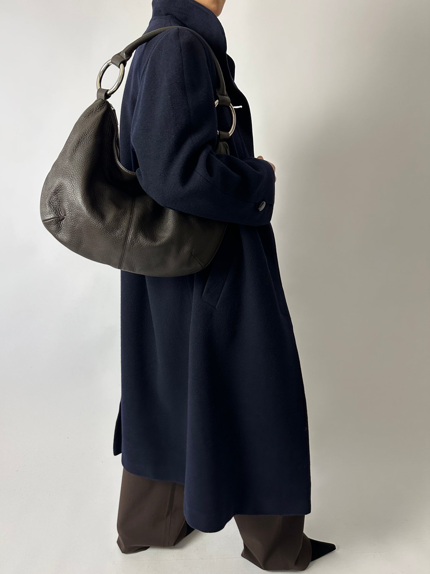 Leather shoulder bag | Dark brown