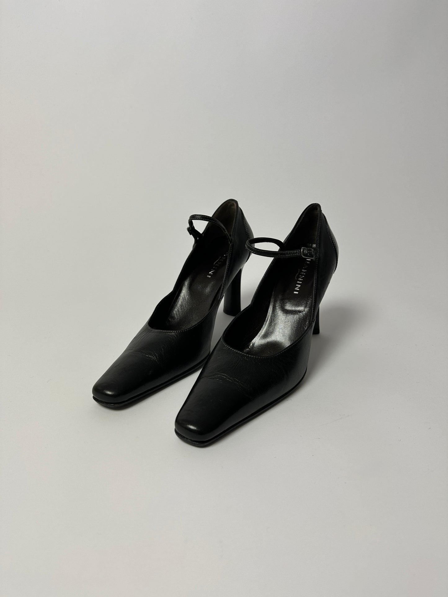 Leather heels | Dark brown