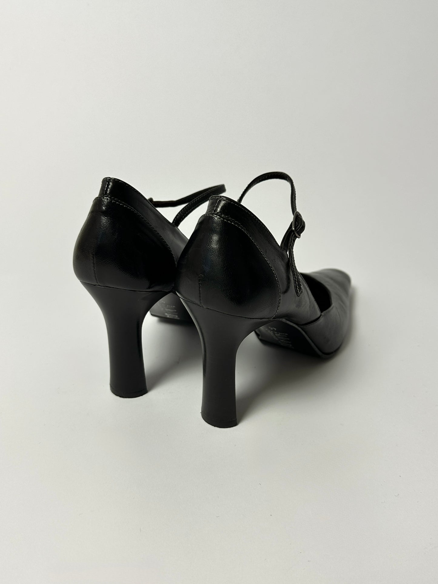 Leather heels | Dark brown