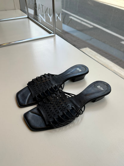 Leather heeled sandals | Black