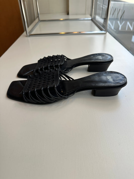 Leather heeled sandals | Black
