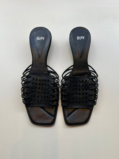 Leather heeled sandals | Black