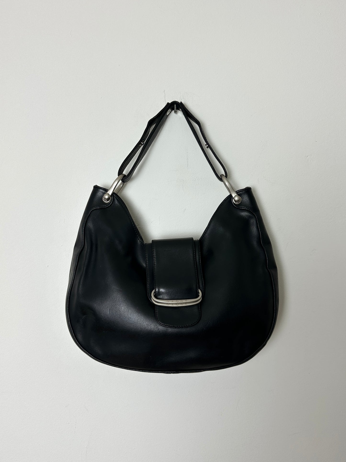 Leather shoulder bag | Black