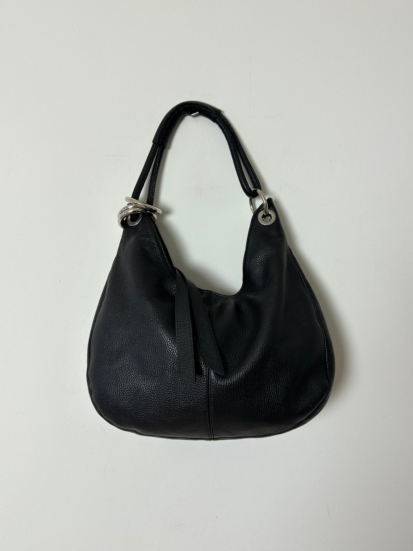Leather shoulder bag | Black