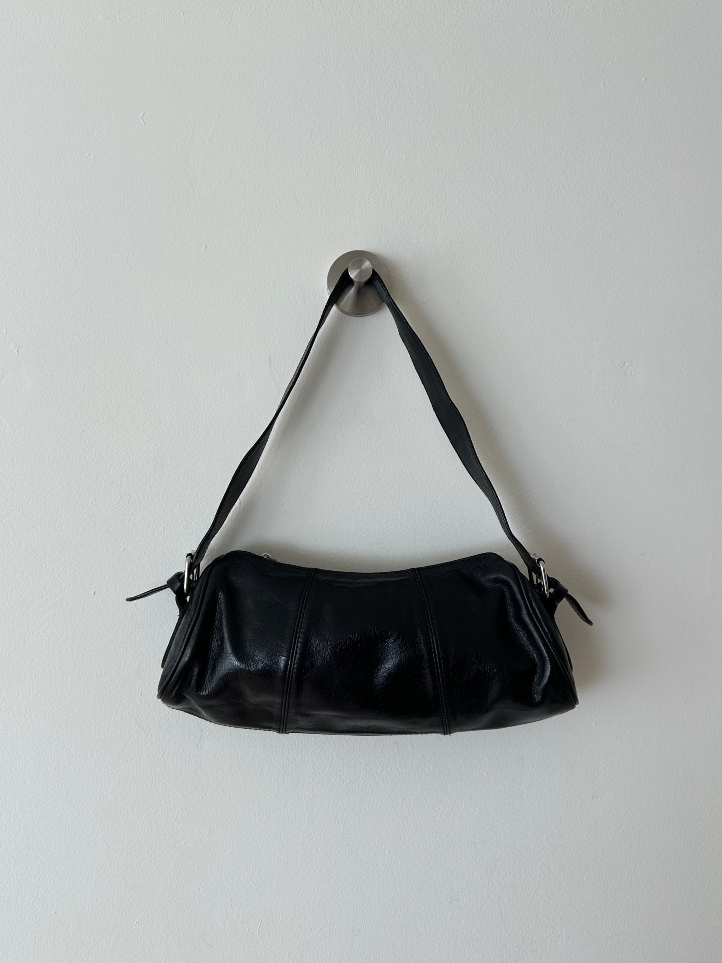 Leather shoulder bag | Black