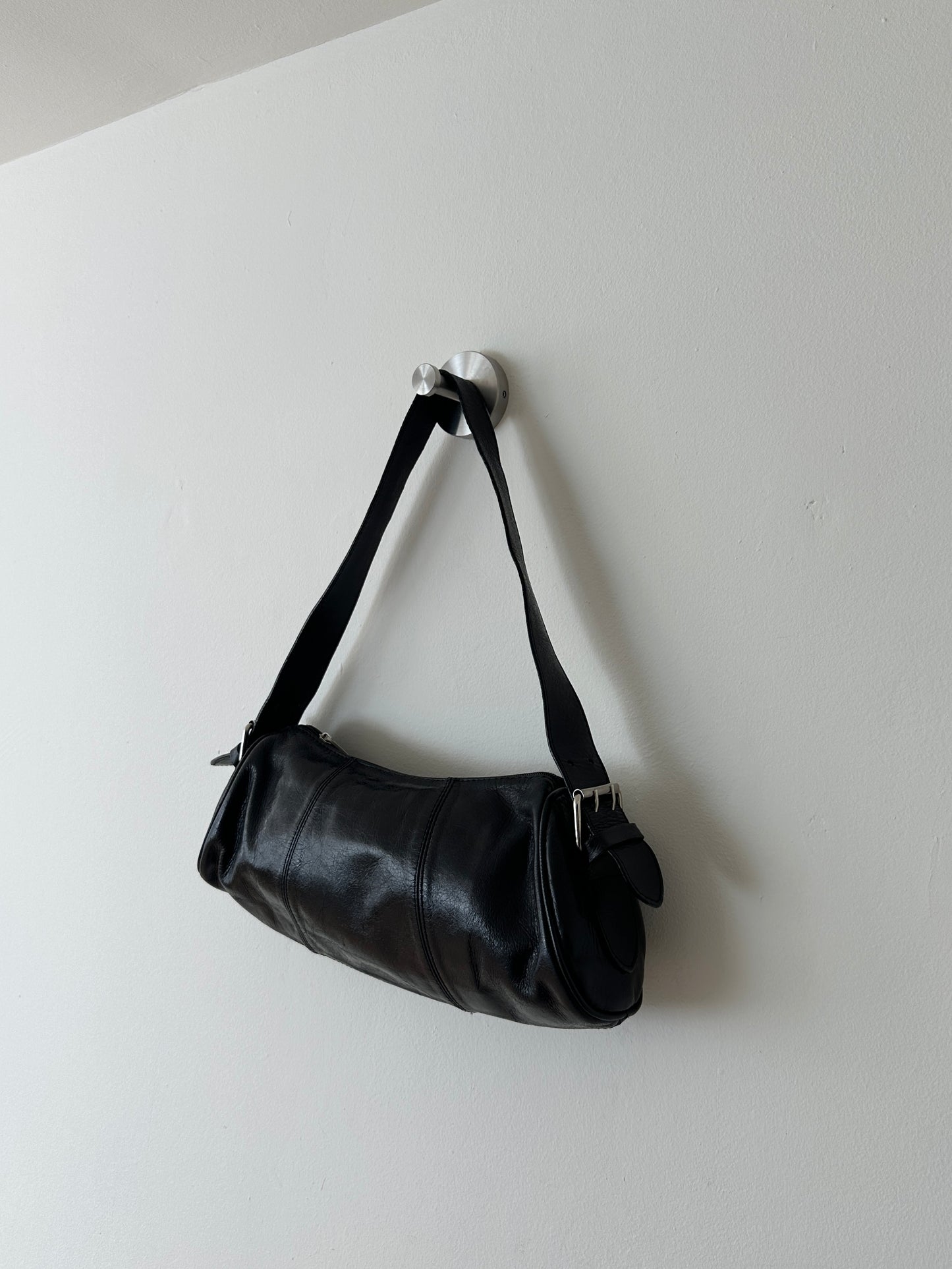 Leather shoulder bag | Black