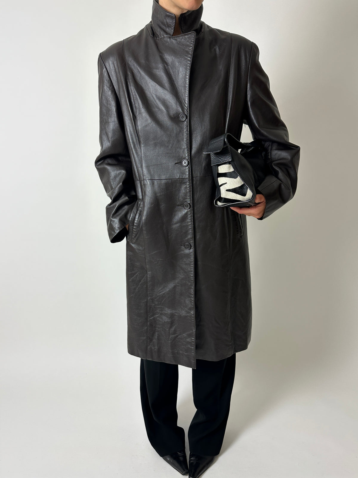 Long leather coat | Dark brown