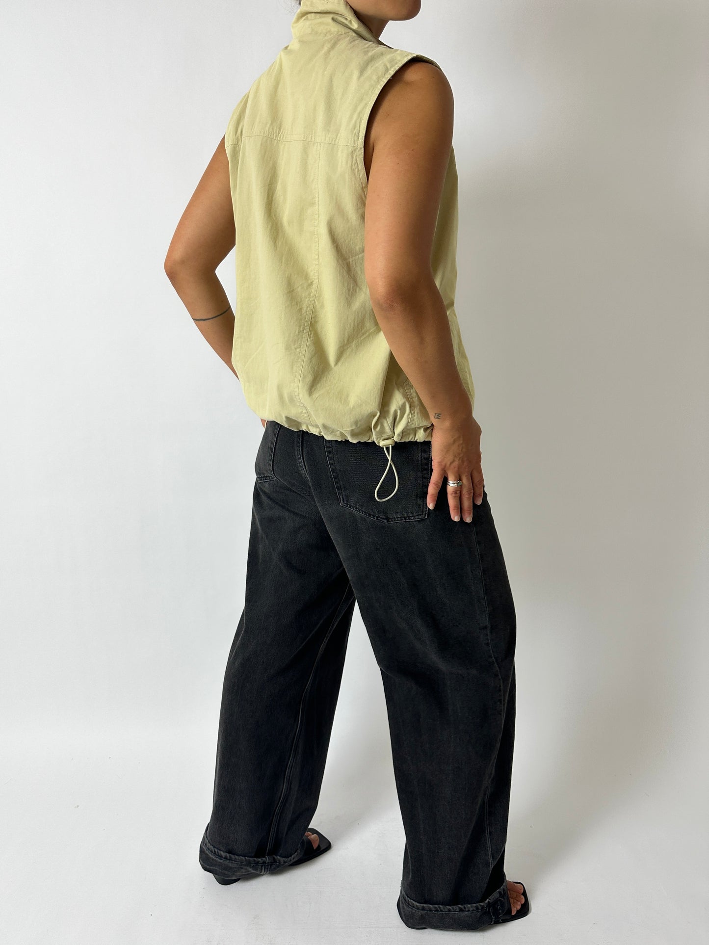 Zip sleeveless vest | Butter