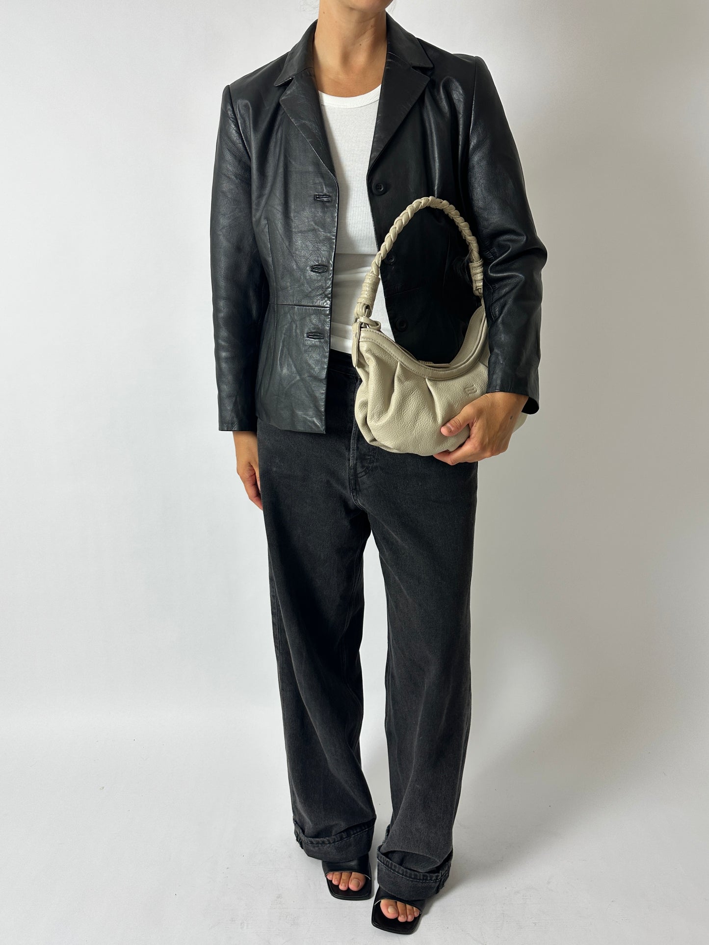 Leather shoulder bag | Stone