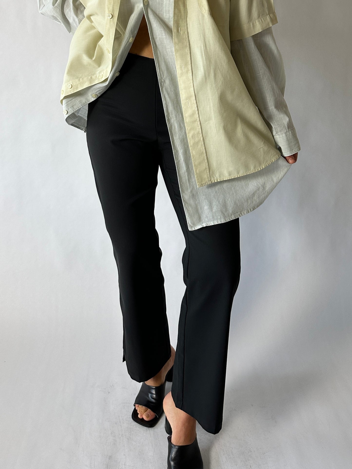 Cropped trousers | Black