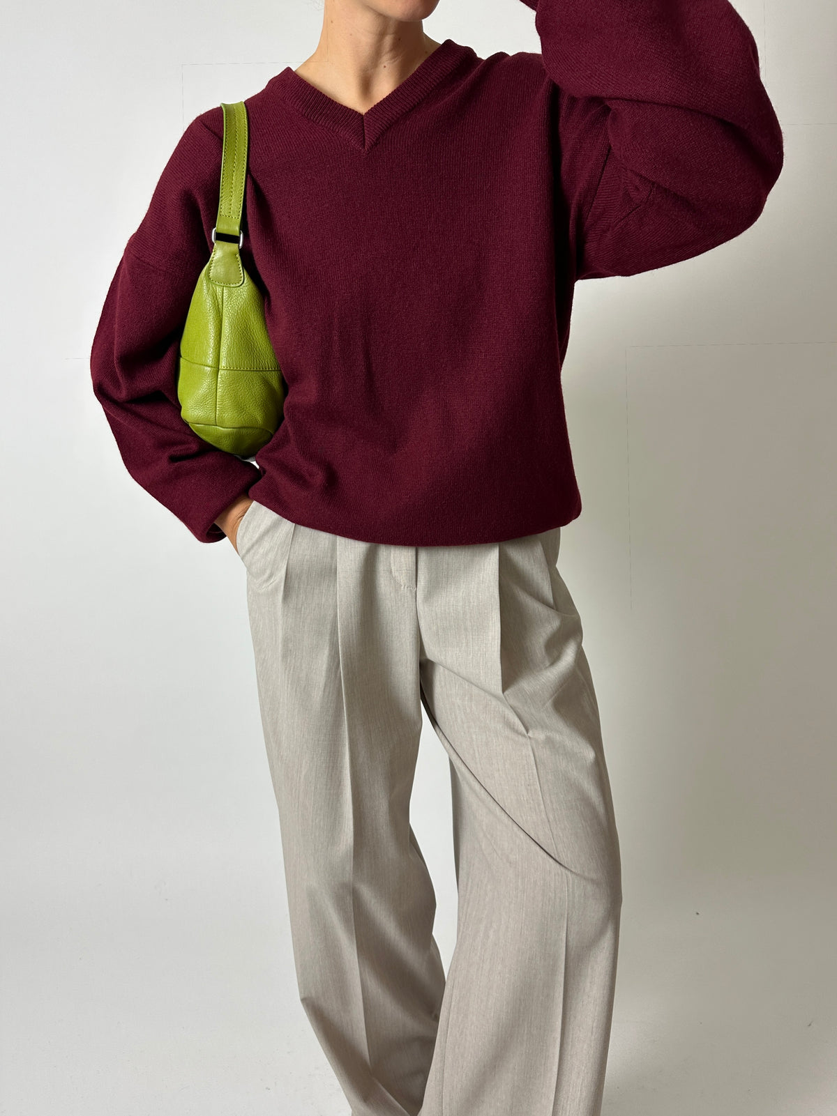Wool v-neck sweater | Bordeaux