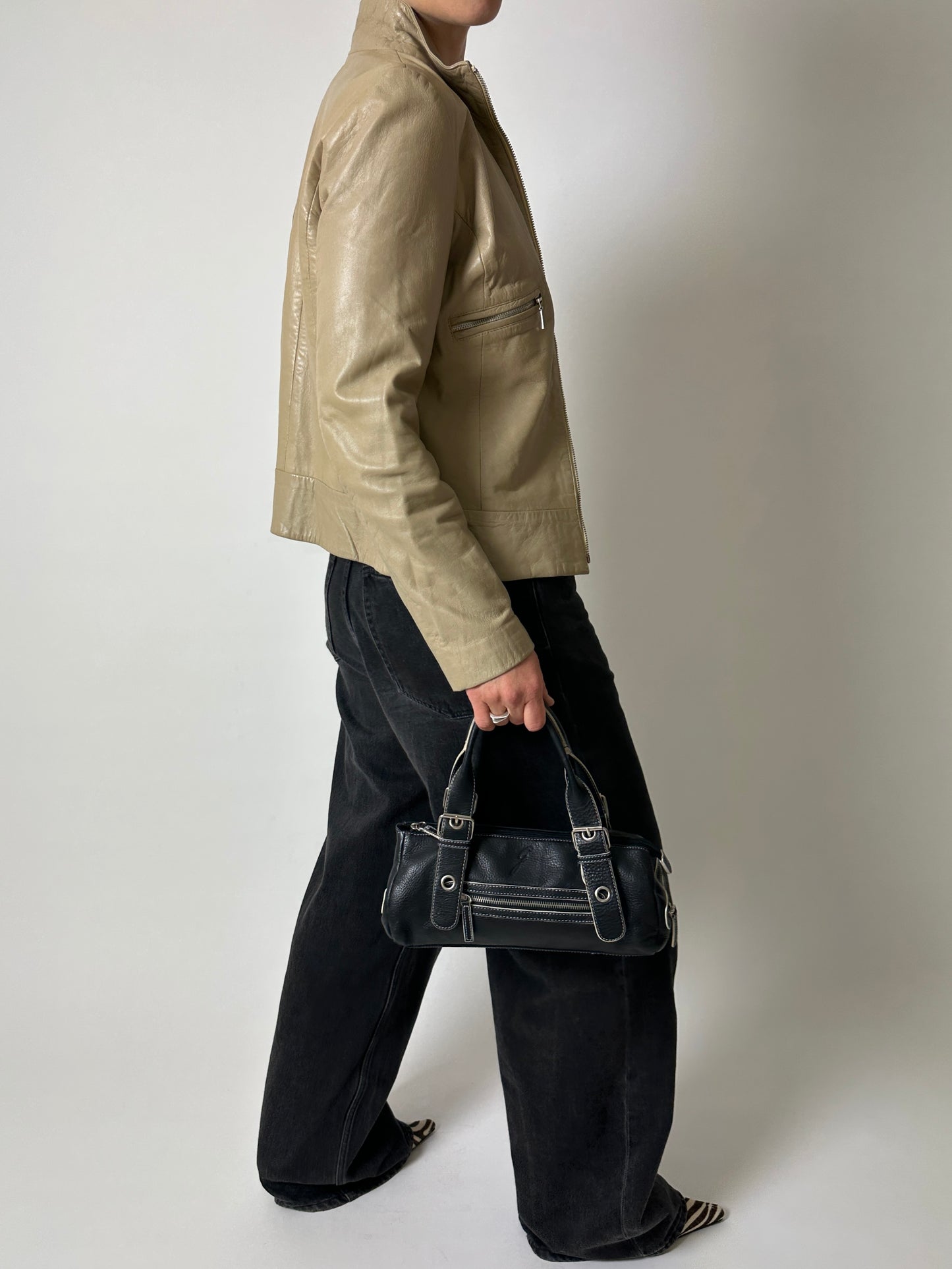 Leather fitted jacket | Soft ecru
