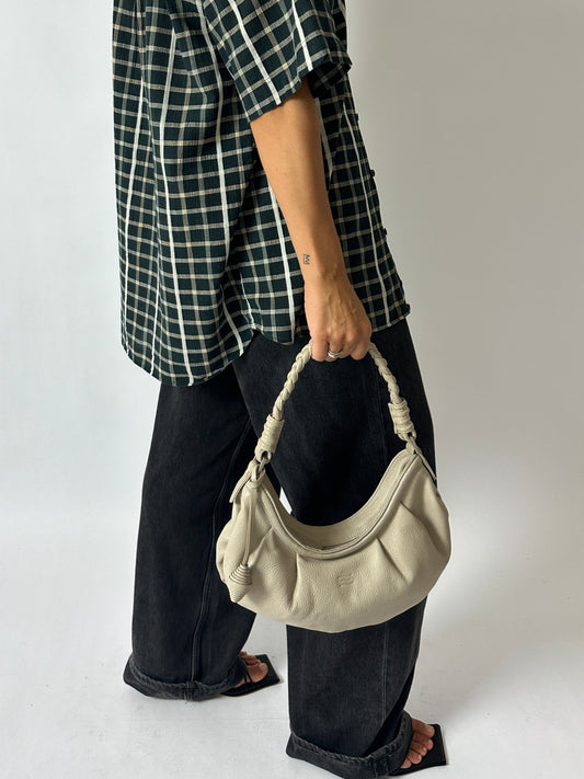 Leather shoulder bag | Stone