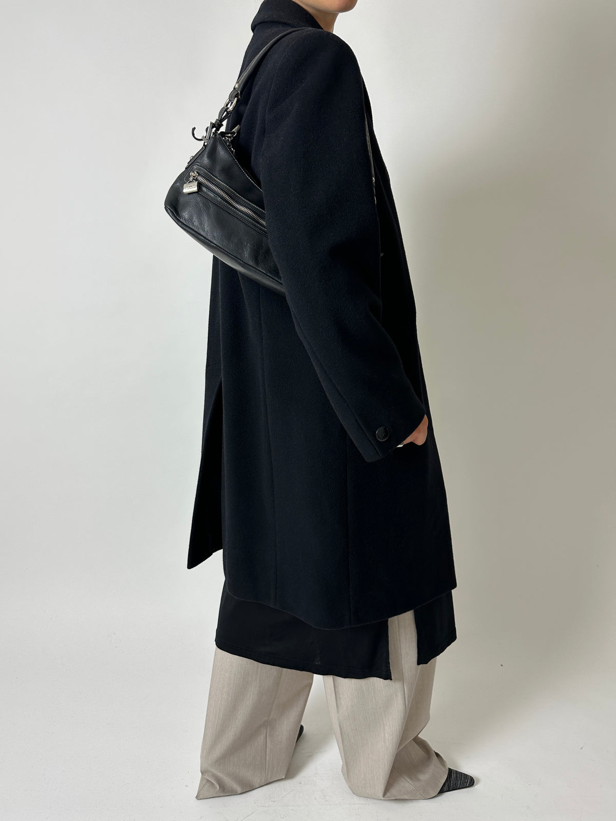 Leather shoulder bag | Black