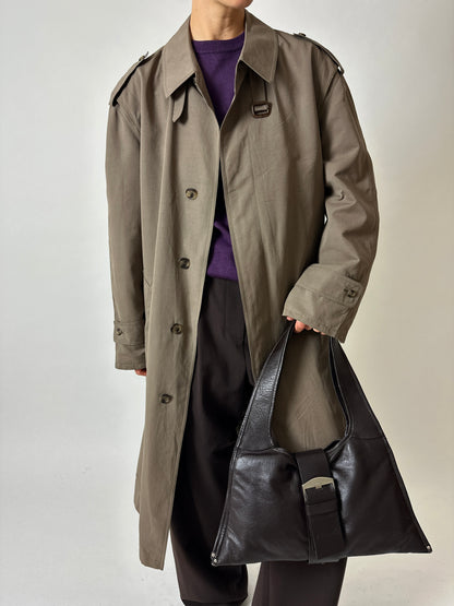 Triangle leather bag | Dark brown