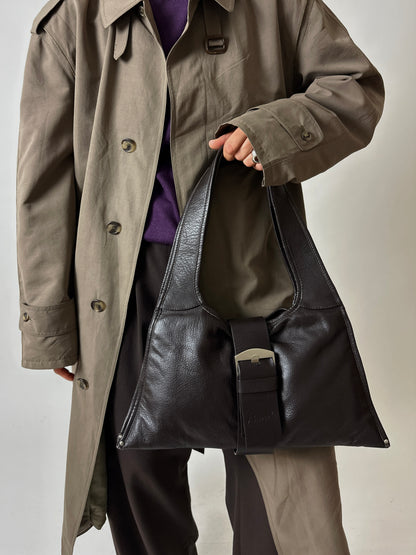 Triangle leather bag | Dark brown