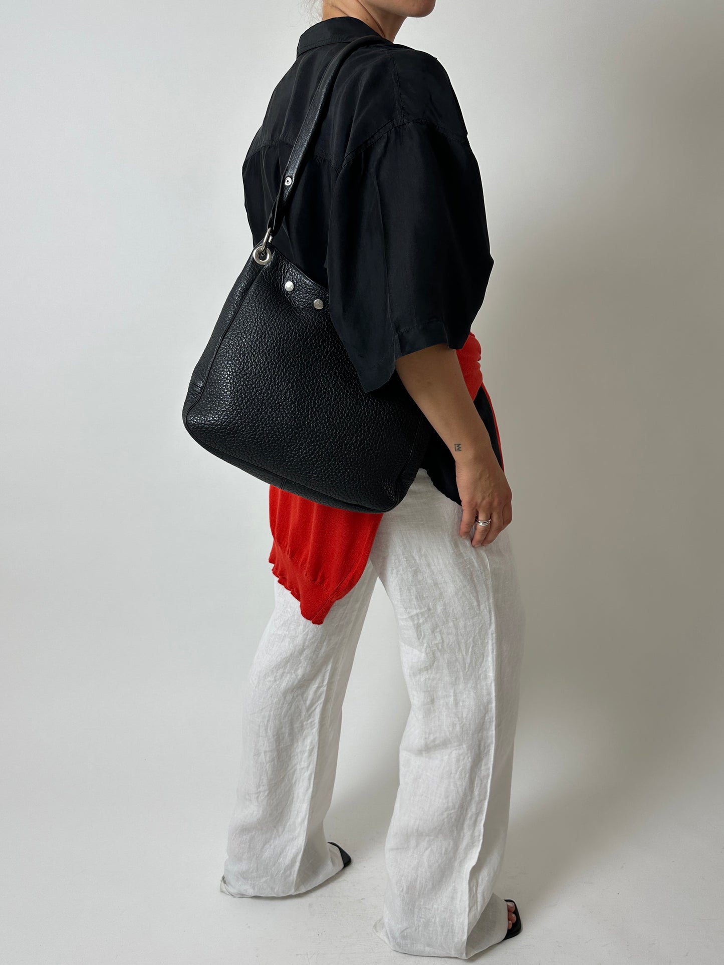 Leather shoulder bag | Black