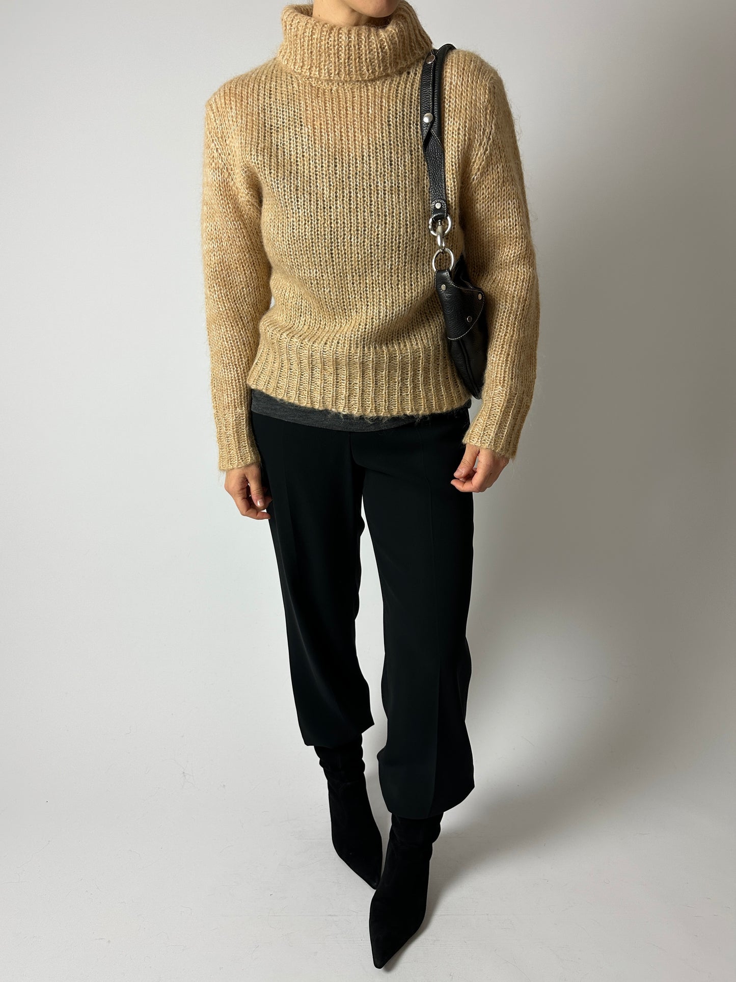 Mohair turtleneck | Soft Beige
