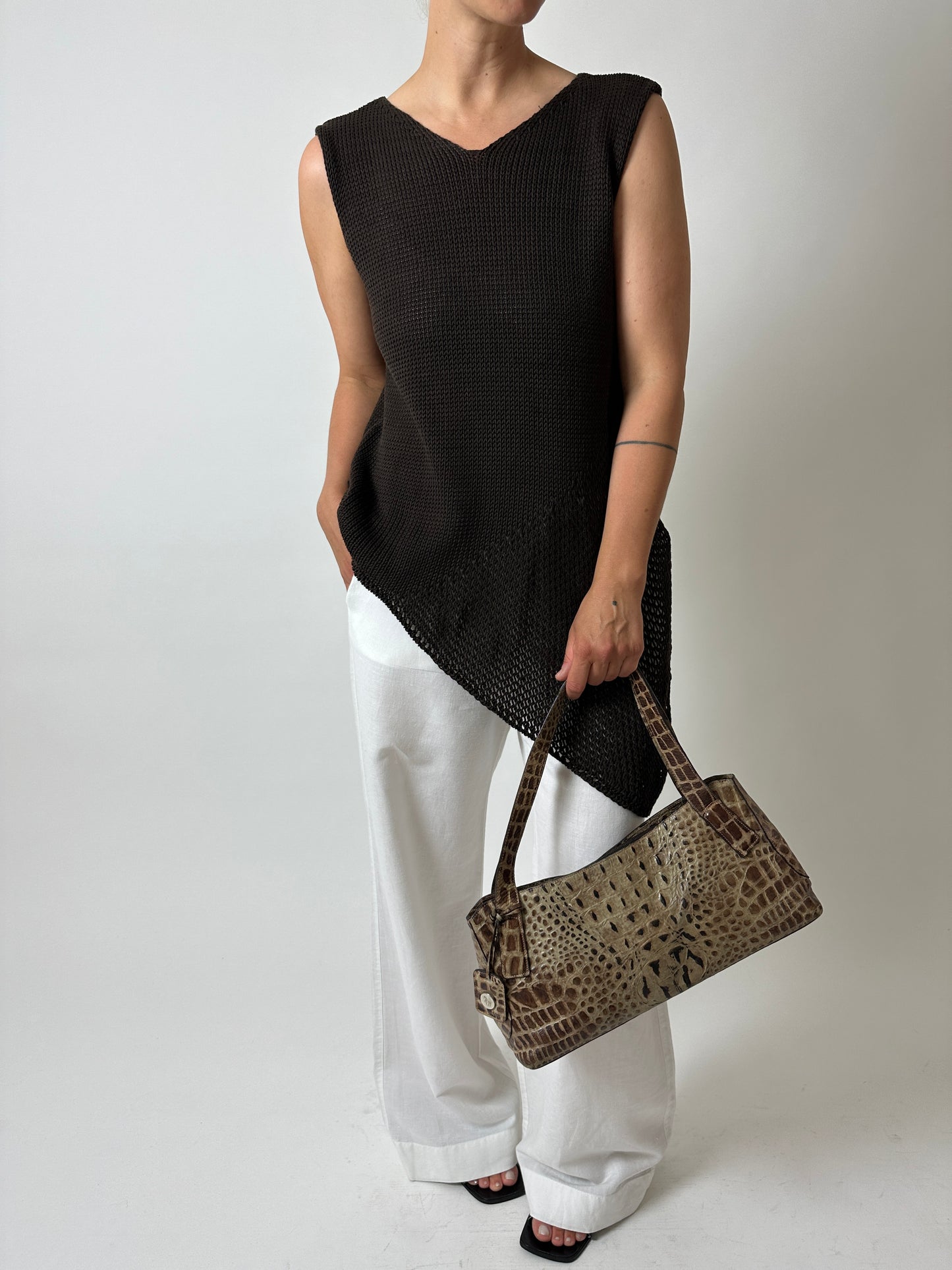 Asymmetric knitted top | Dark brown