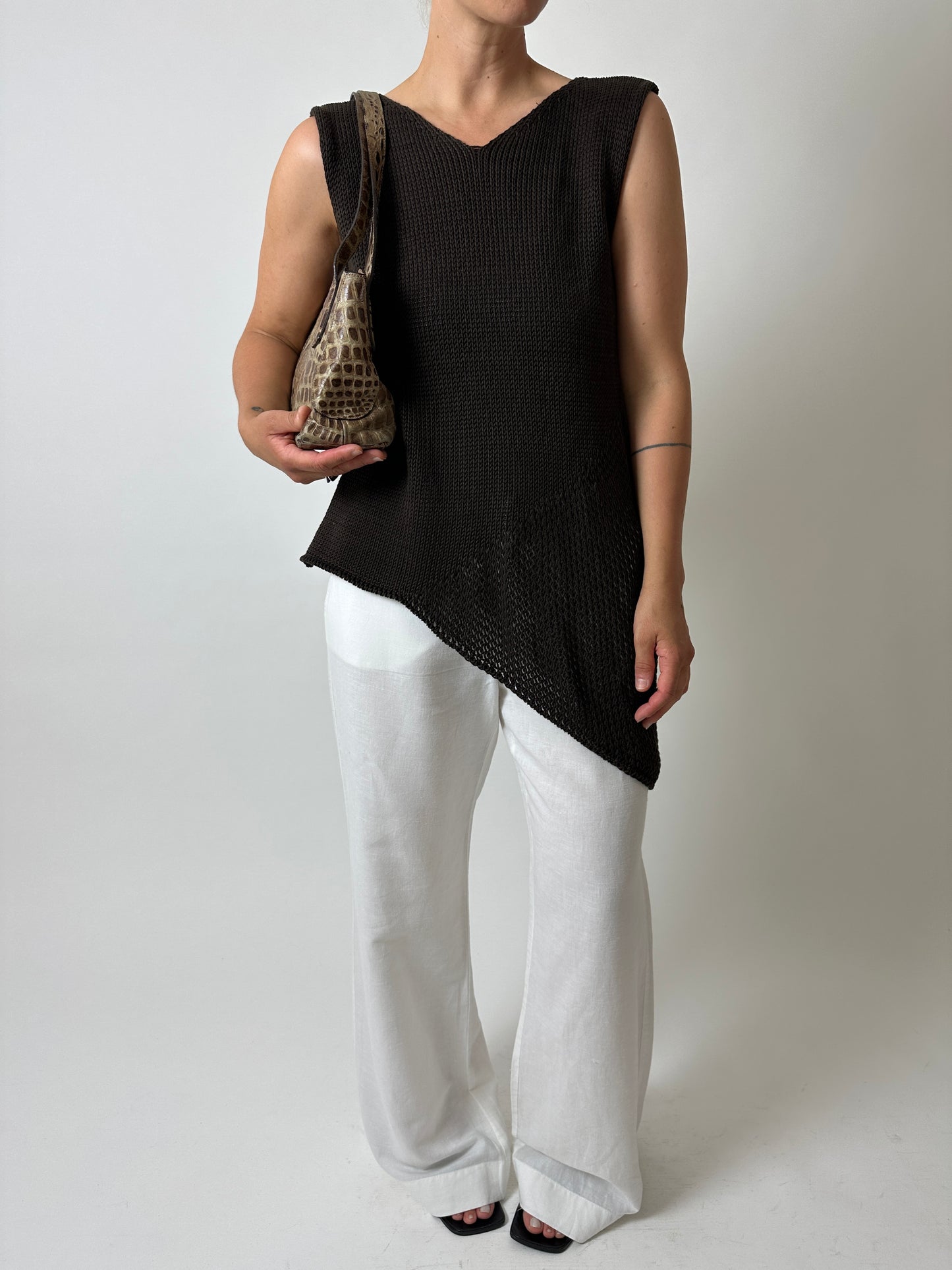 Asymmetric knitted top | Dark brown